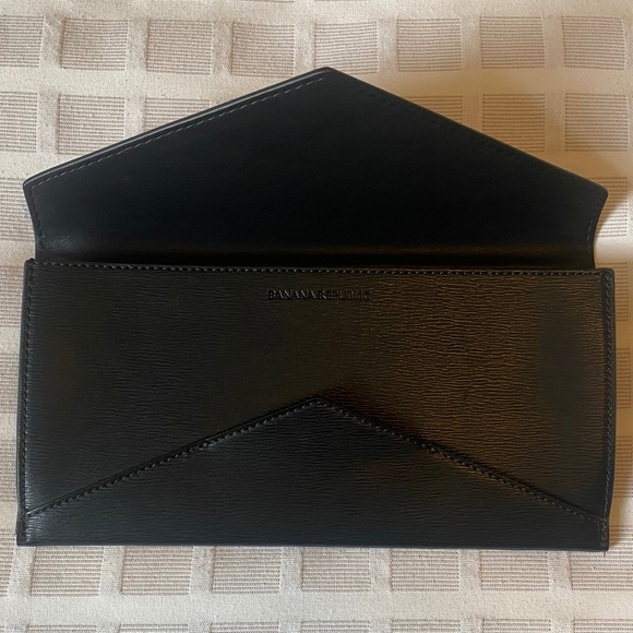 Black Banana Republic Envelope Purse - Picture 4 of 12